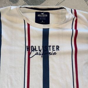 Hollister t-shirt - Sz XL. Great condition!